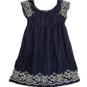 One Clothing Embroidered Dress Size Large Short Navy Blue & White Cap Sleeves